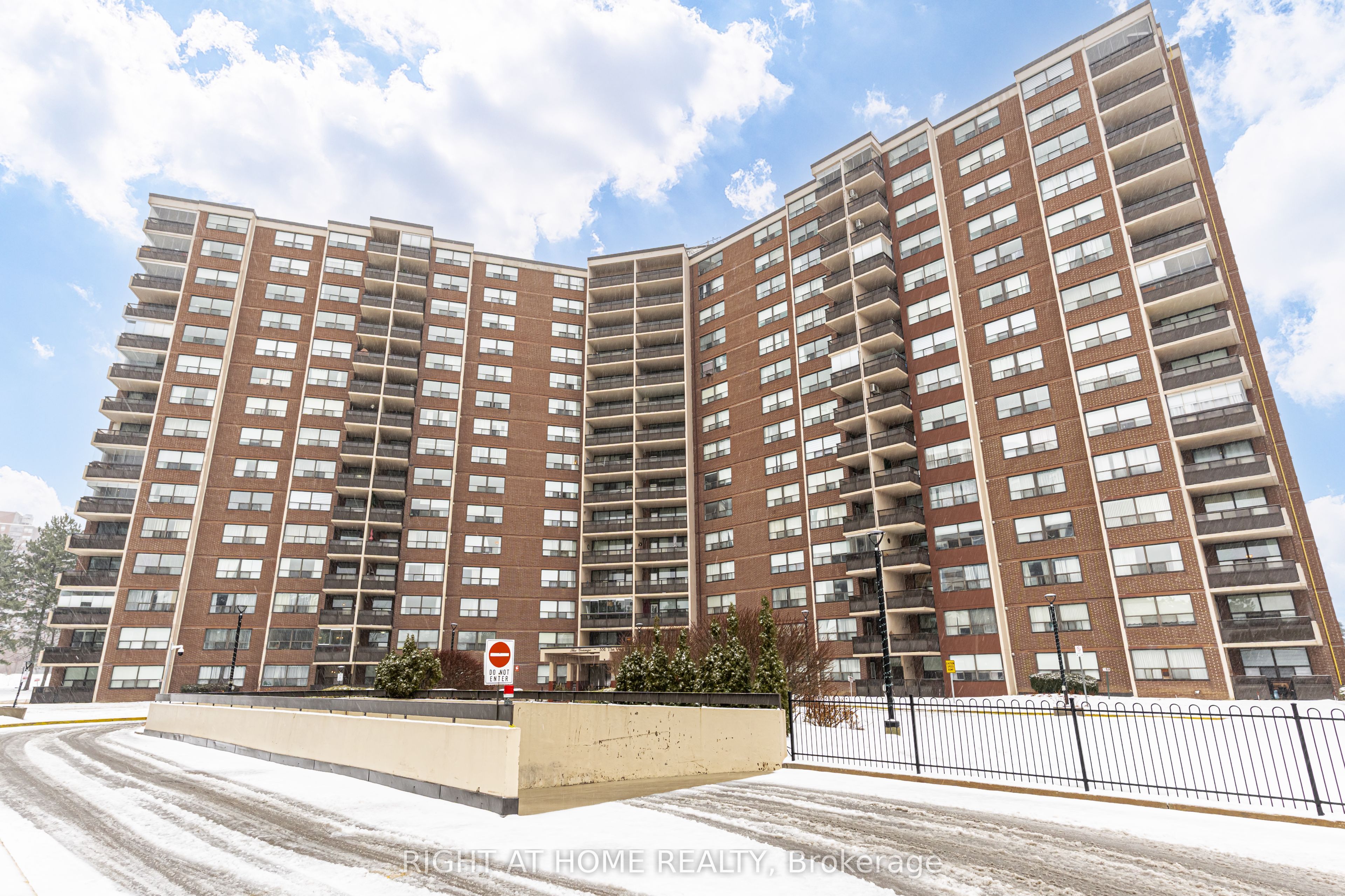 802-551 The West Mall N/a, Toronto, ON, M9C 1G7