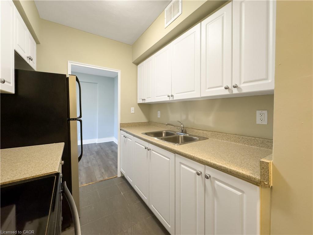 Additional image 3 of 203-133 Herkimer Street, Hamilton, ON, L8P 2H3