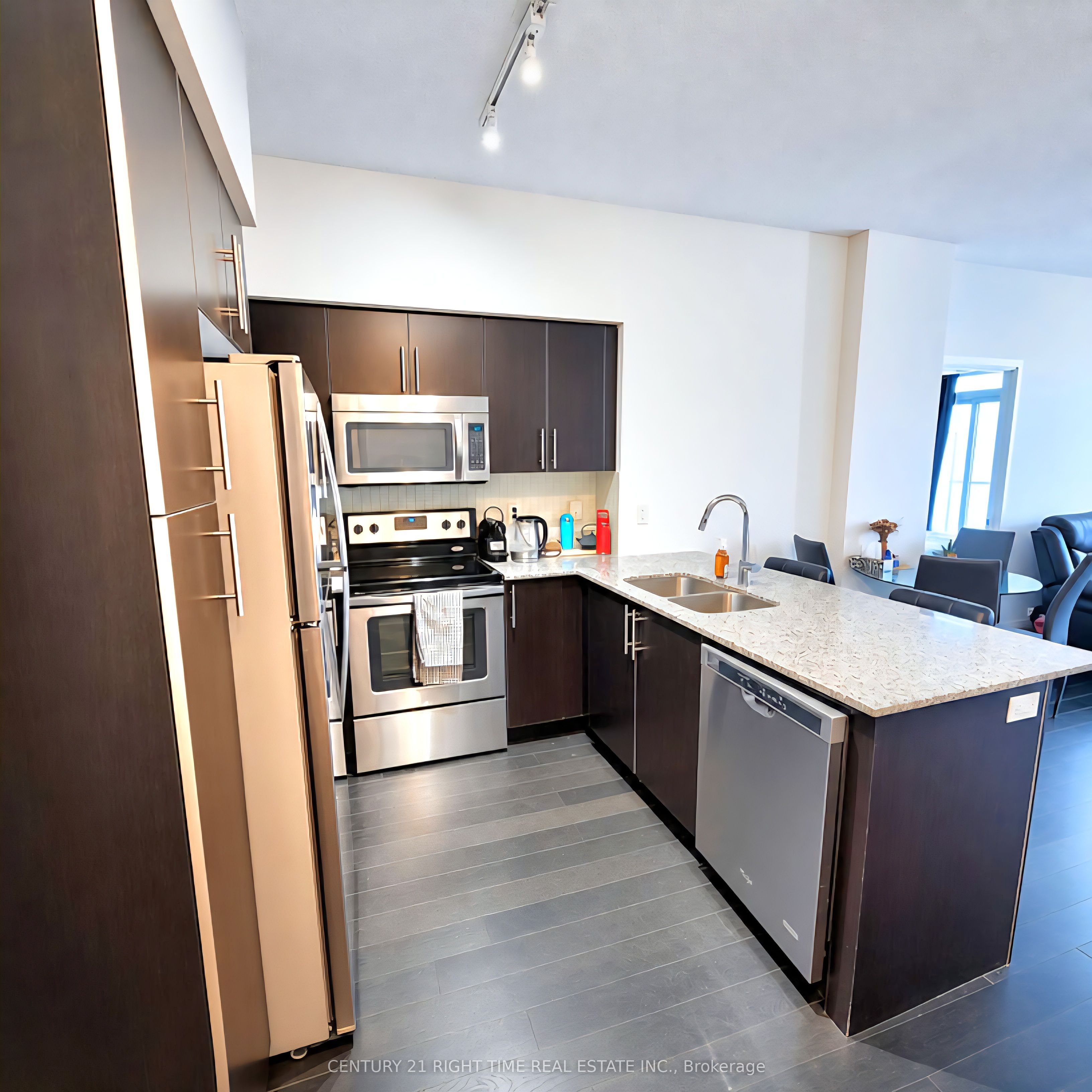 1506-65 Speers Road, Oakville, ON, L6K 0J1 photo 2