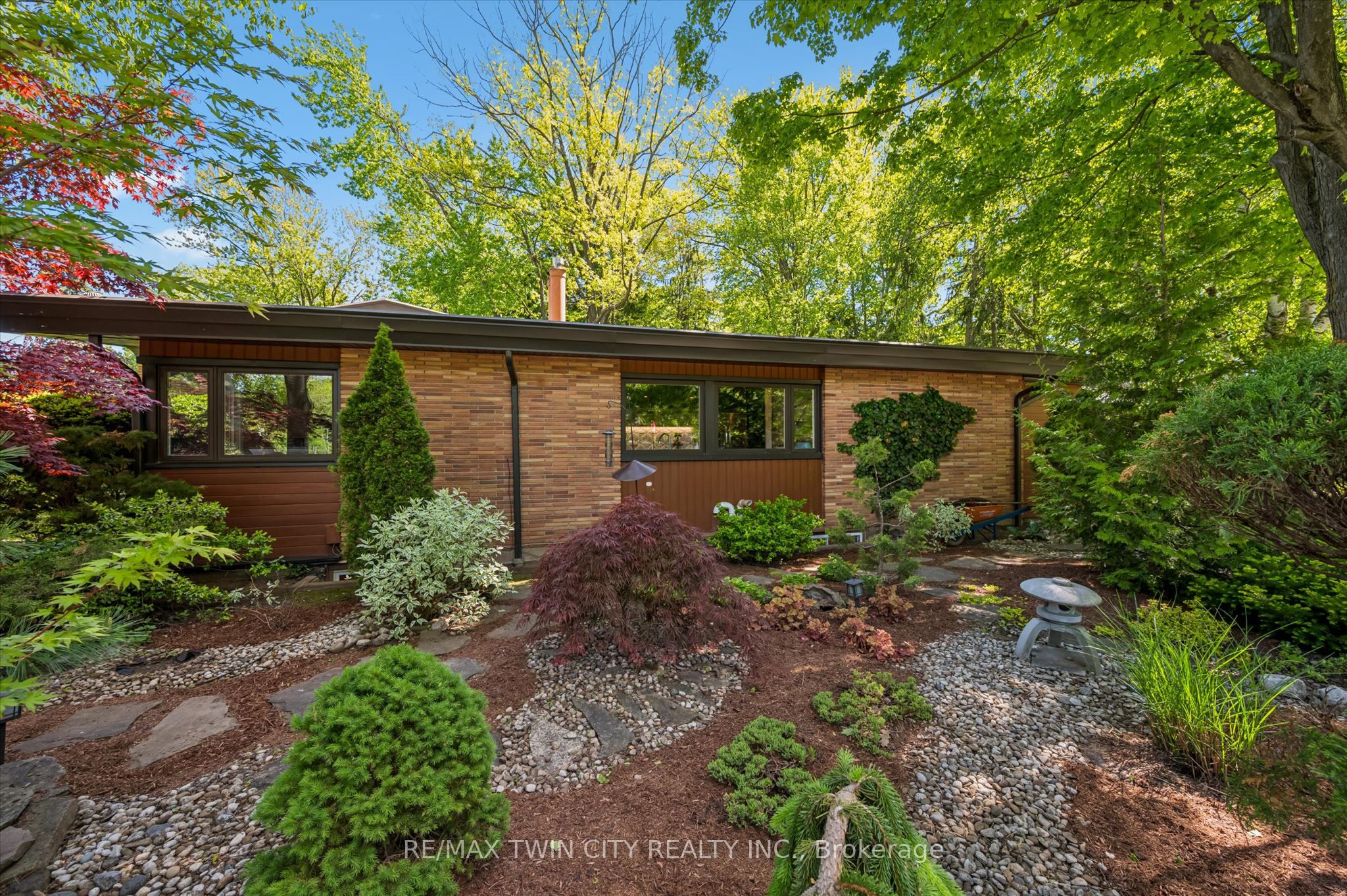 Additional image 4 of 16 Parkwood Drive, Cambridge, ON, N1S 3K7