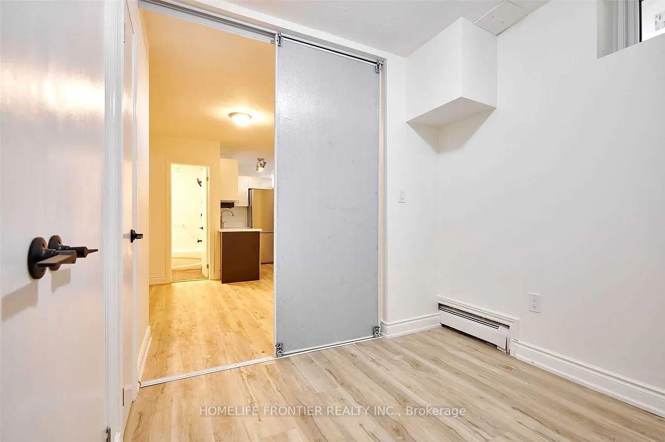101-291 Scarlett Road, Toronto, ON, M6N 4L1 photo 4