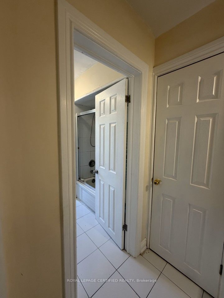 Additional image 3 of 148 Belgravia Avenue, Toronto, ON, M6E 2M7