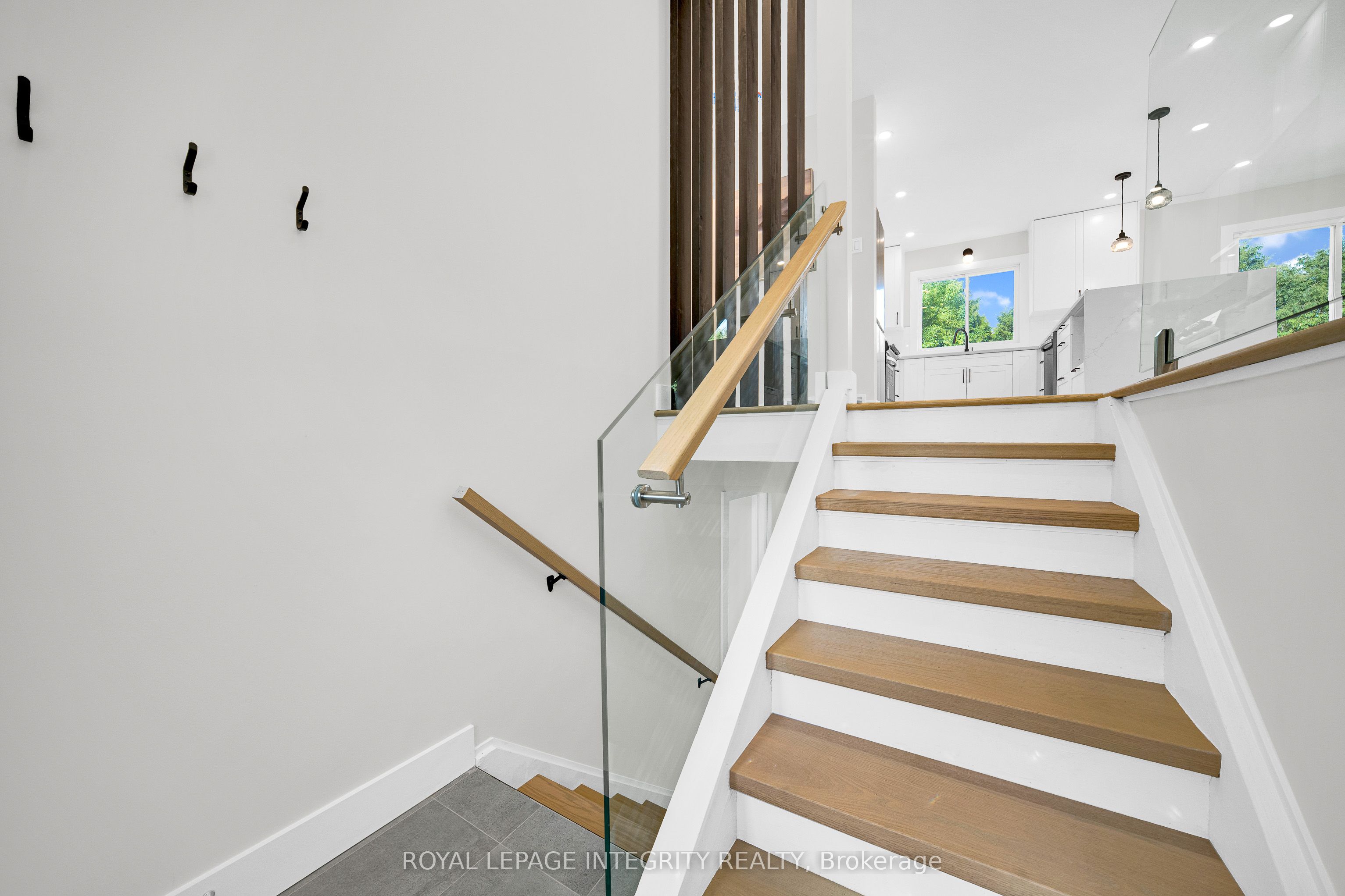 53 Overlake Drive, Ottawa, ON, K2E 5V4 photo 4