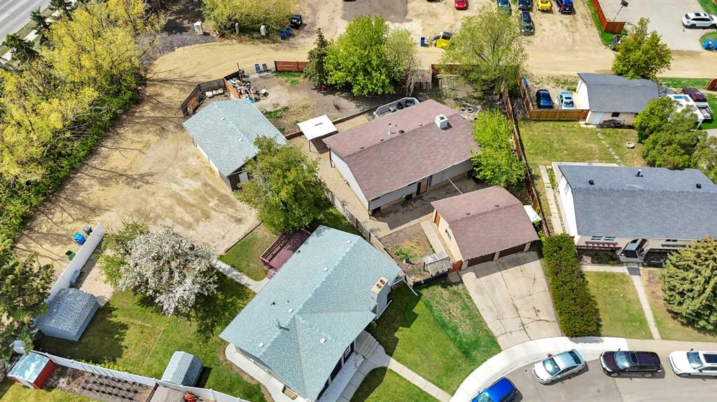 23 Newcombe Crescent, Red Deer, AB, T4P1T9 photo 3