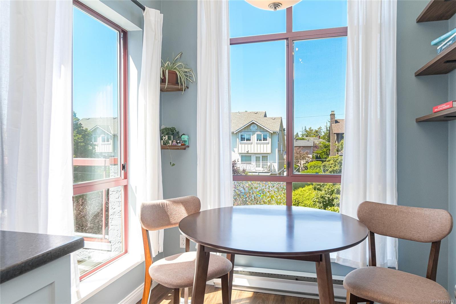 #407-545 Manchester Road, Victoria, BC, V8T 5H6 photo 4