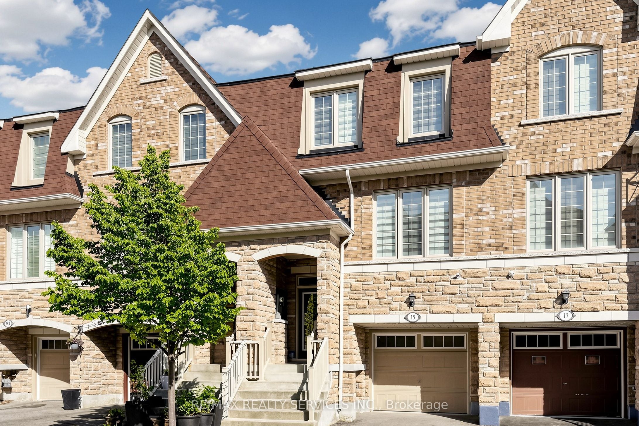 19 Sea Drifter Crescent, Brampton, ON, L6P 2S1 photo 3