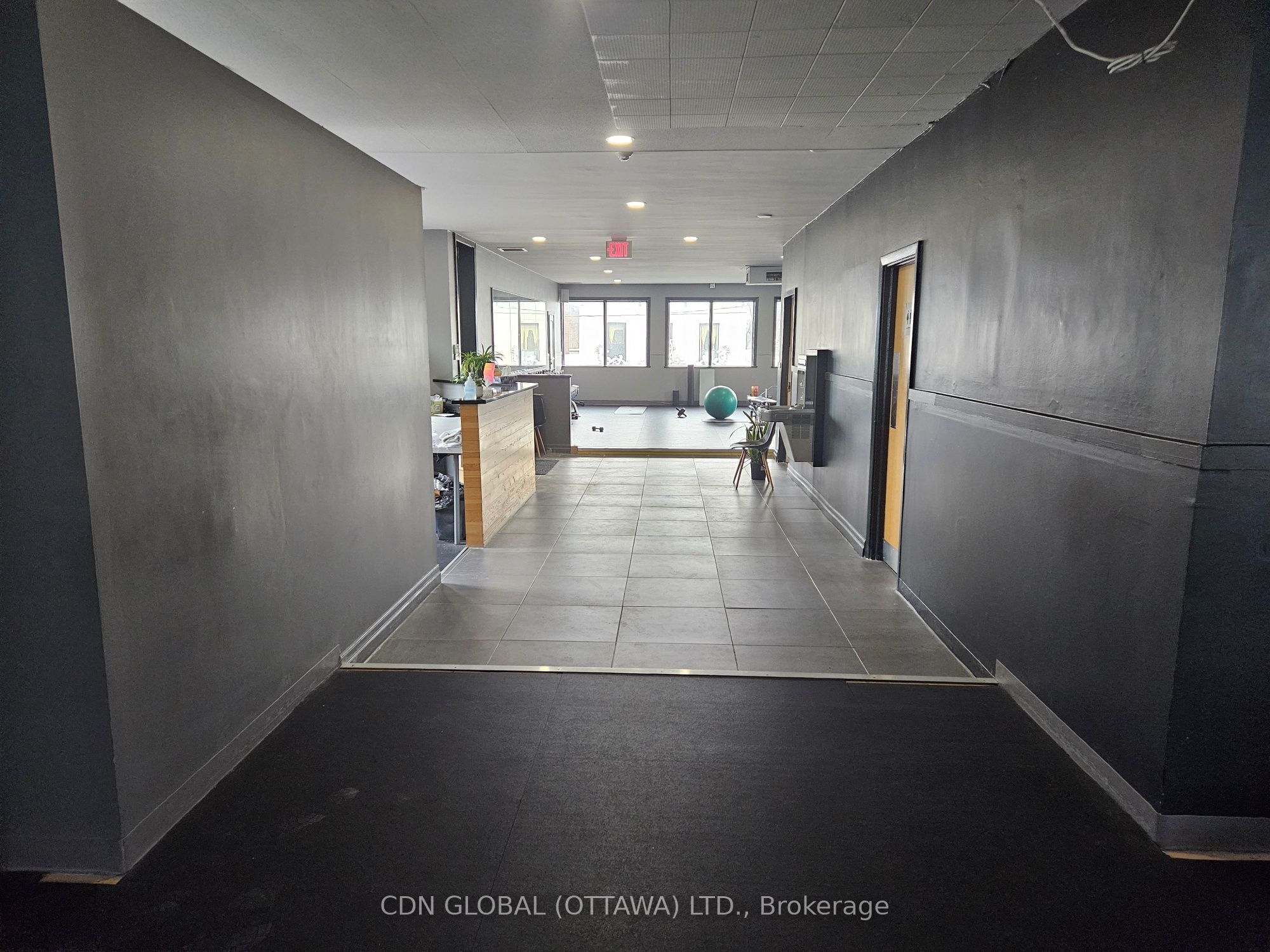 Additional image 4 of 953 Somerset Street W, Ottawa, ON, K1R 6R8