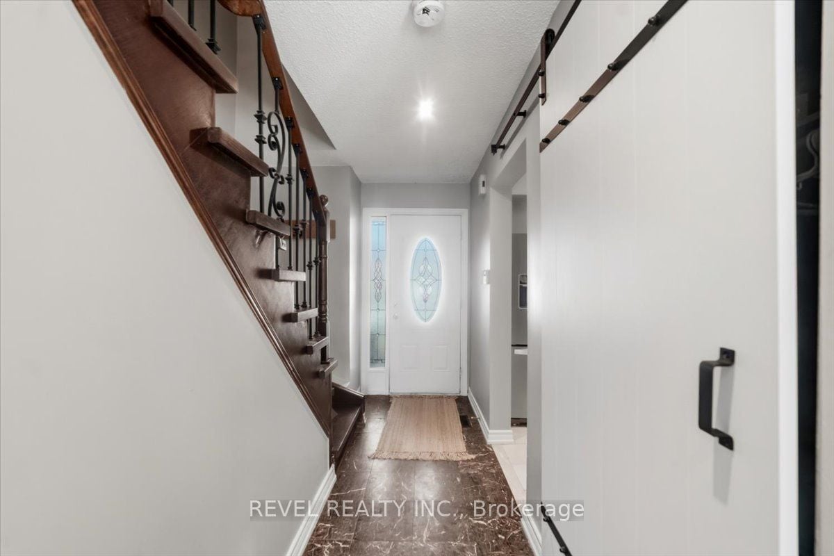 87 Thorp Crescent, Ajax, ON, L1T 3T4 photo 2
