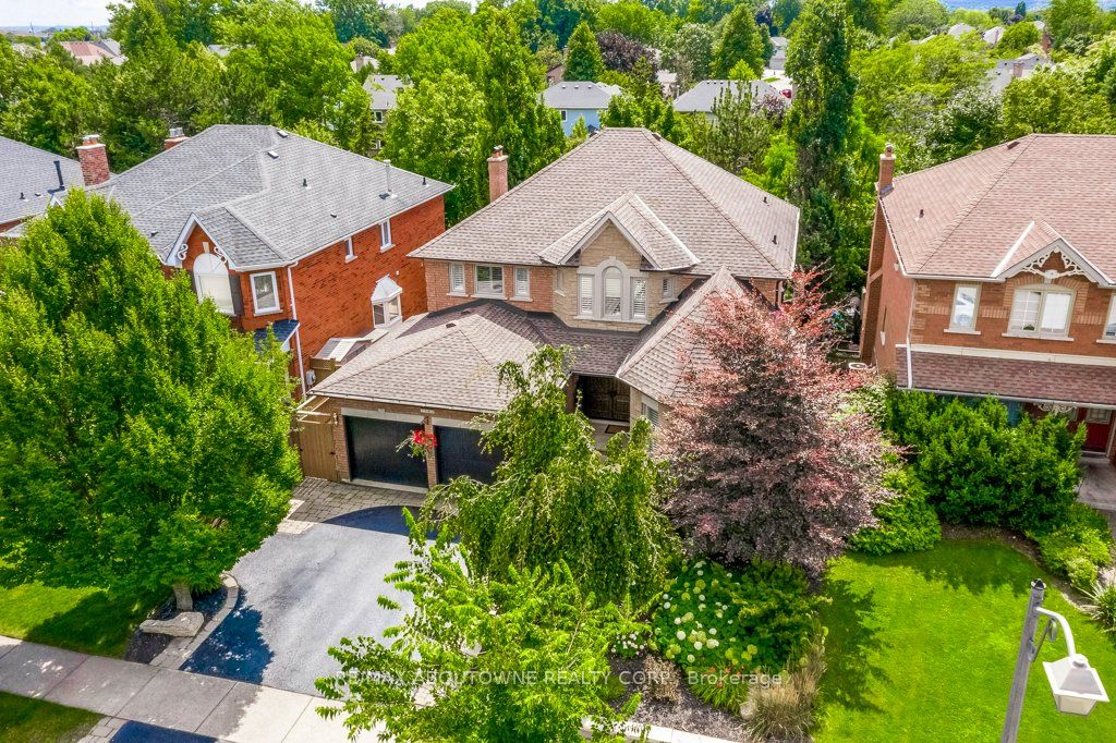 2080 Mckerlie Crescent, Burlington, ON, L7M 4E8