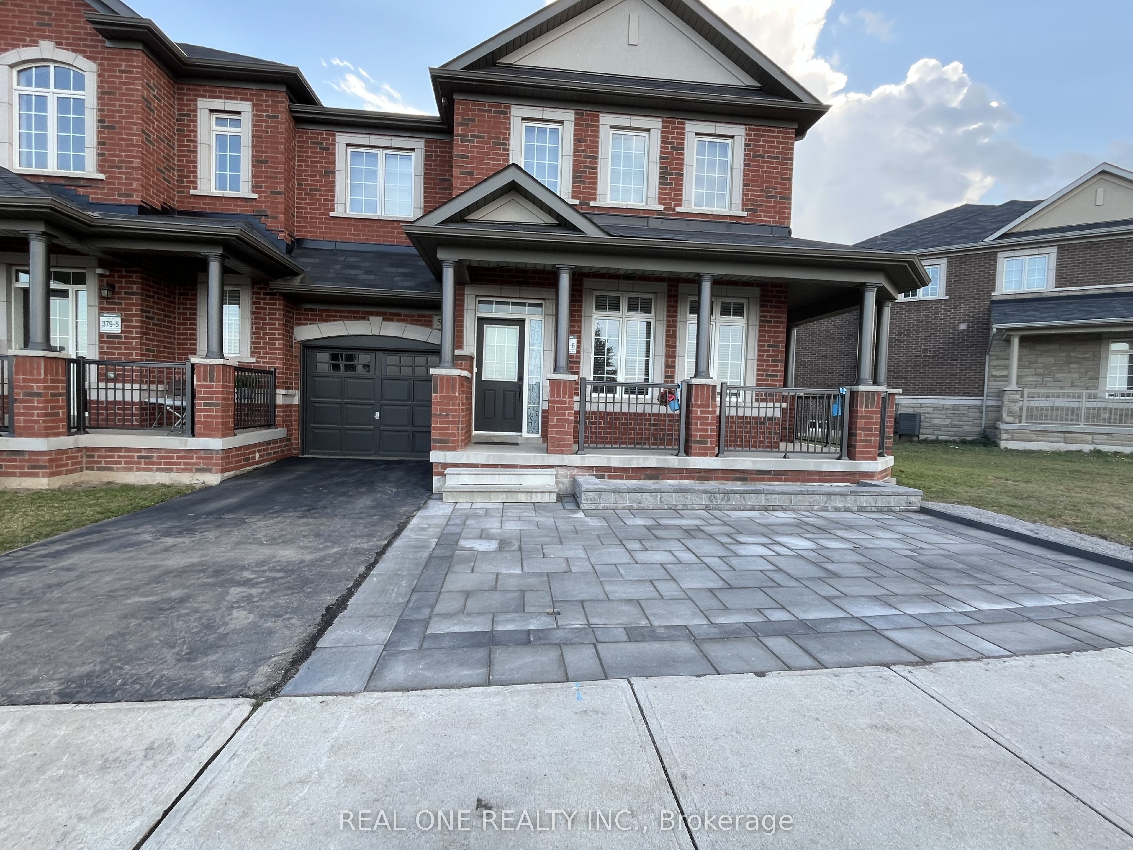 504 Threshing Mill Boulevard, Halton
