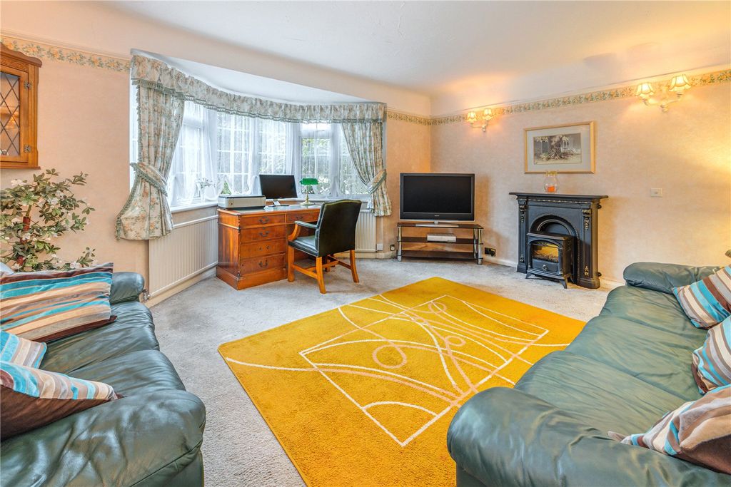Additional image 5 of 6 bed detached house for saleNewlands Avenue, Radlett, Hertfordshire WD7