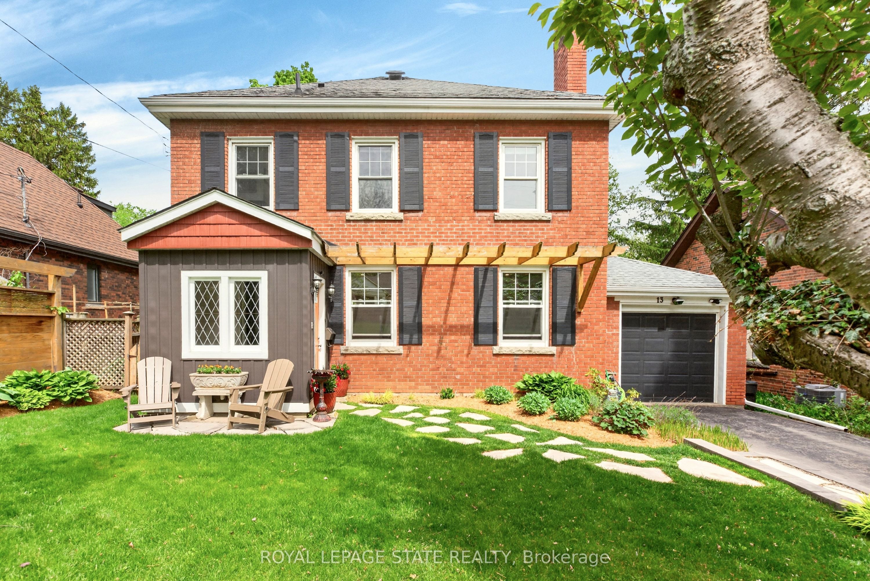 13 Tweedsmuir Avenue, Hamilton, ON, L9H 4H6