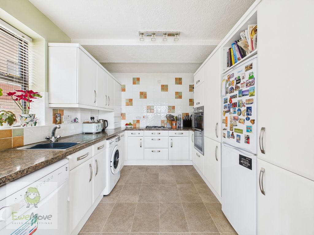 Additional image 9 of 2 bed flat for saleSeaford Court, Shorts Reach, Esplanade, Rochester ME1