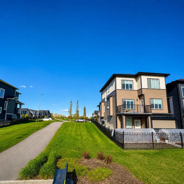 Additional image 2 of 51 Midgrove Drive SW, Airdrie, AB, T4B 5K7