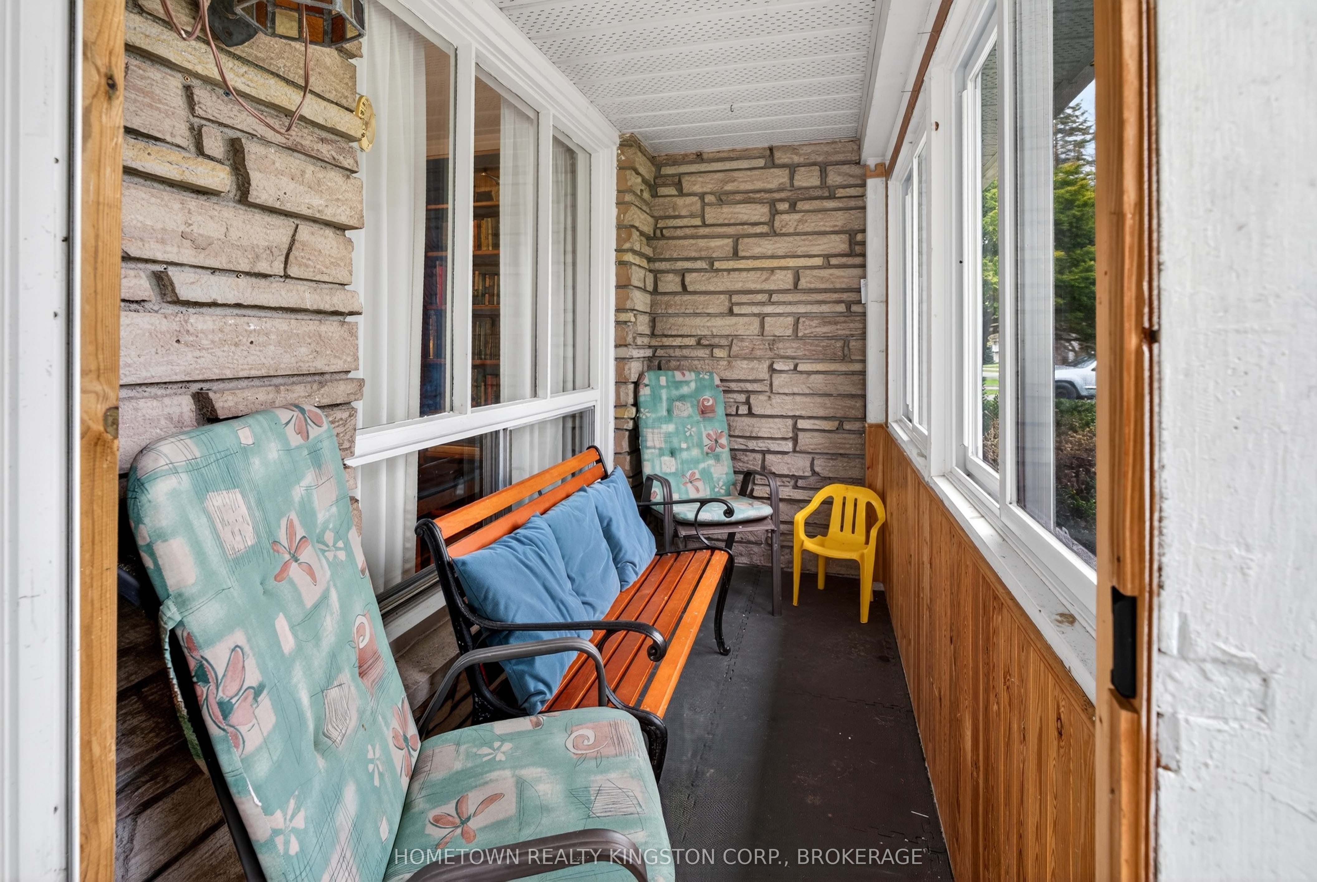 114 Campbell Crescent, Kingston, ON, K7M 1Z5 photo 2