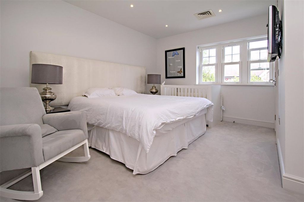 Additional image 19 of 6 bed detached house for saleSpencer Close, Radlett, Hertfordshire WD7