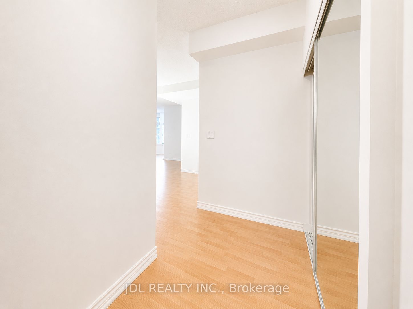 Additional image 2 of 2612-761 Bay Street, Toronto, ON, M5G 2R2