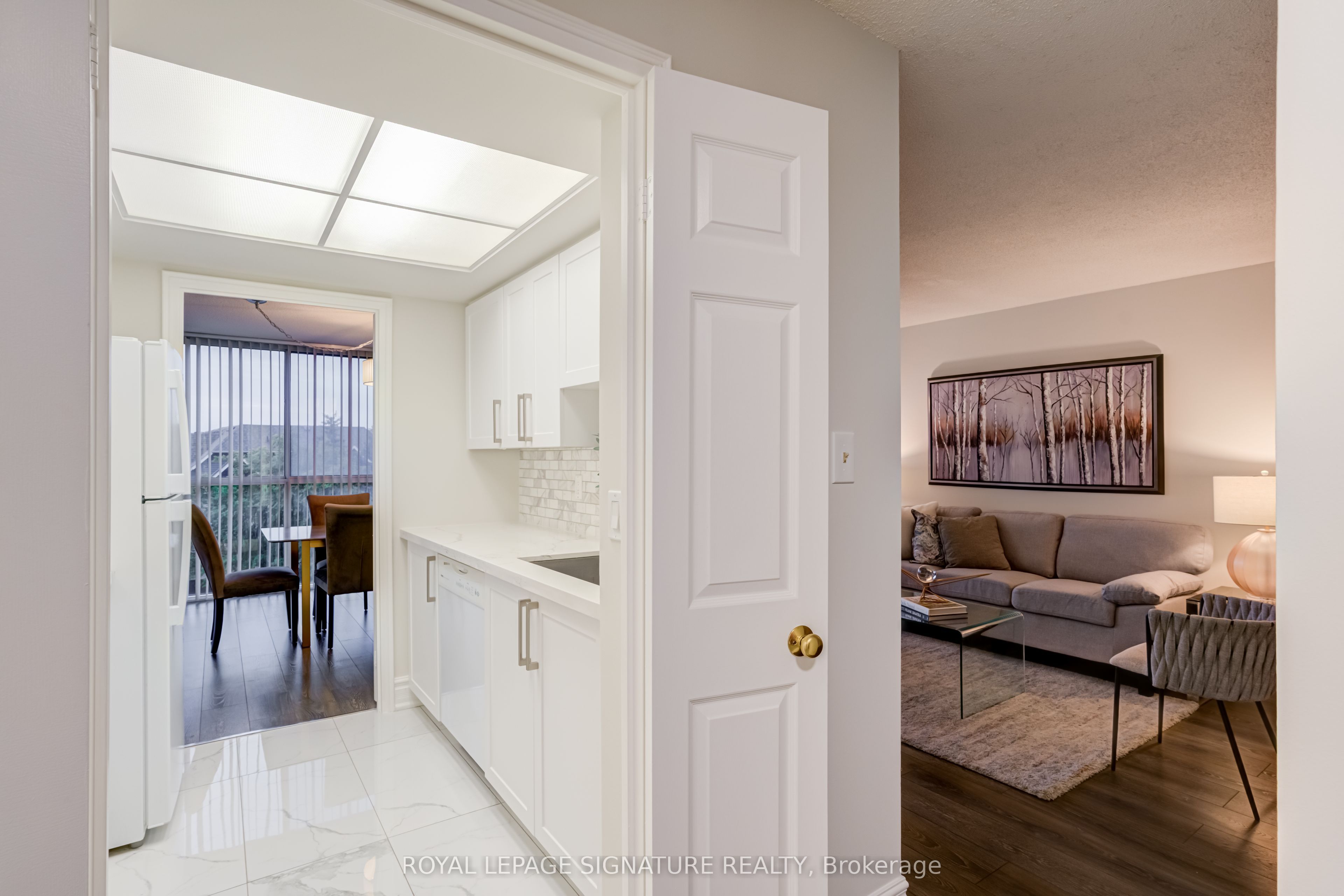 Additional image 2 of 405-880 Dundas Street W, Mississauga, ON, L5C 4H3