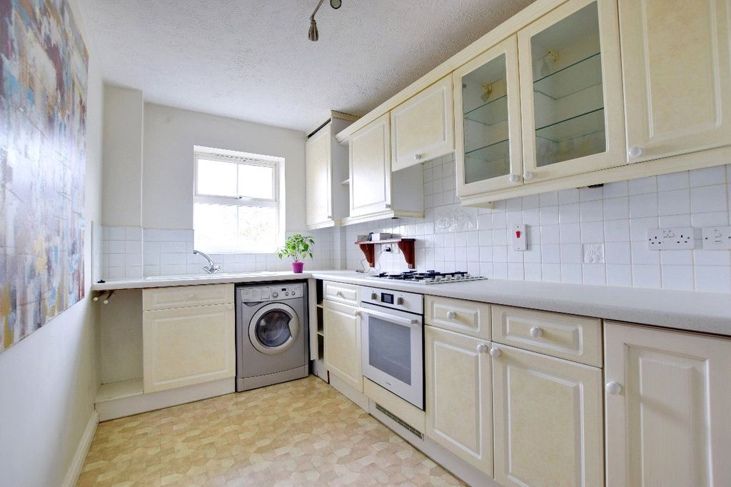 Additional image 5 of 2 bed flat for saleSalters Close, Rickmansworth, Hertfordshire WD3