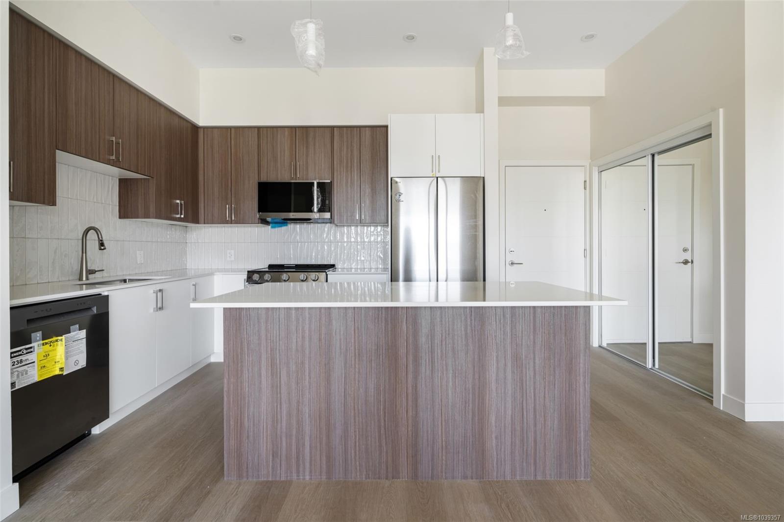 Additional image 3 of #310-777 Station Avenue, Langford, BC, V9B 2S1