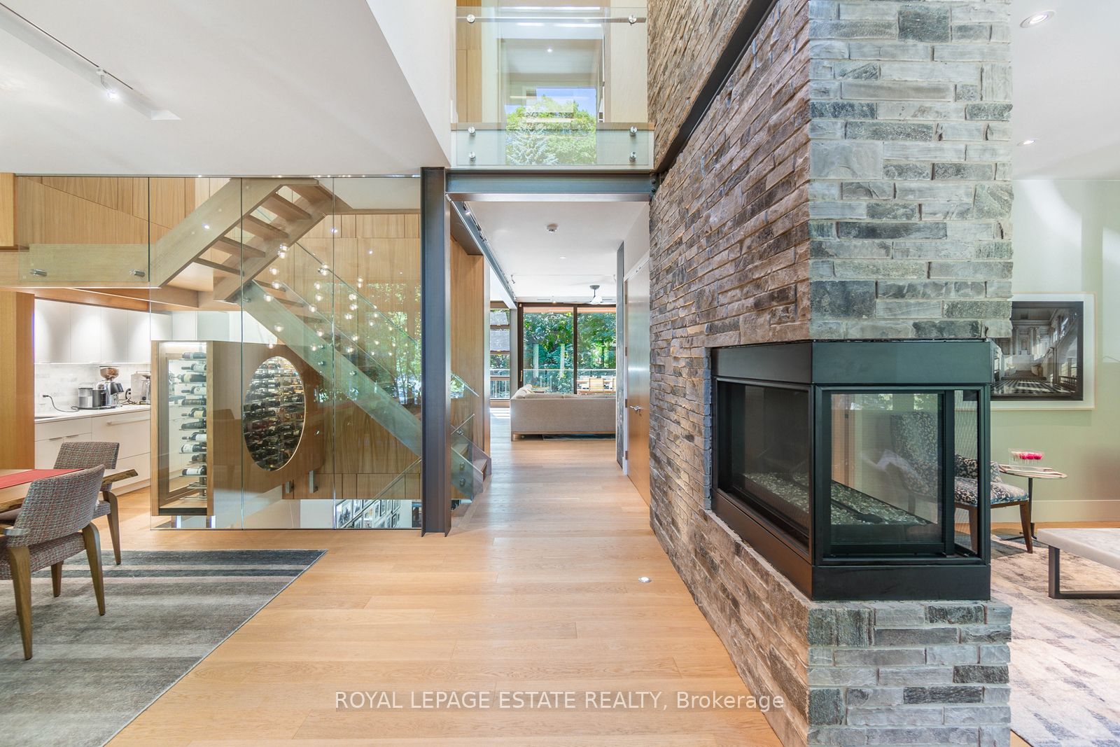 11 Pine Crescent, Toronto, ON, M4E 1L1 photo 5