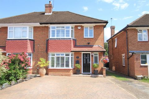 Edinburgh Drive, Ickenham UB10