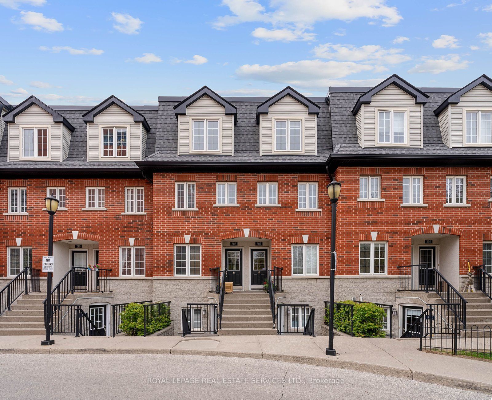 207-262 St Helens Avenue, Toronto, ON, M6H 4A4