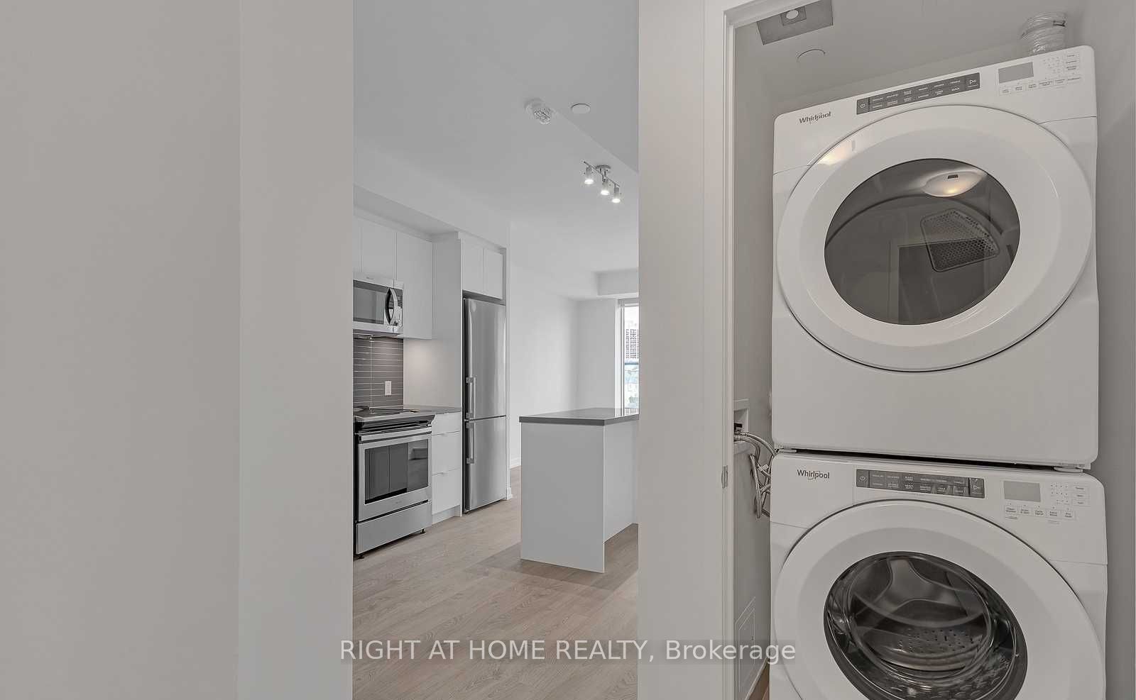 208E-8868 Yonge Street, Richmond Hill, ON, L4C 0T4 photo 4