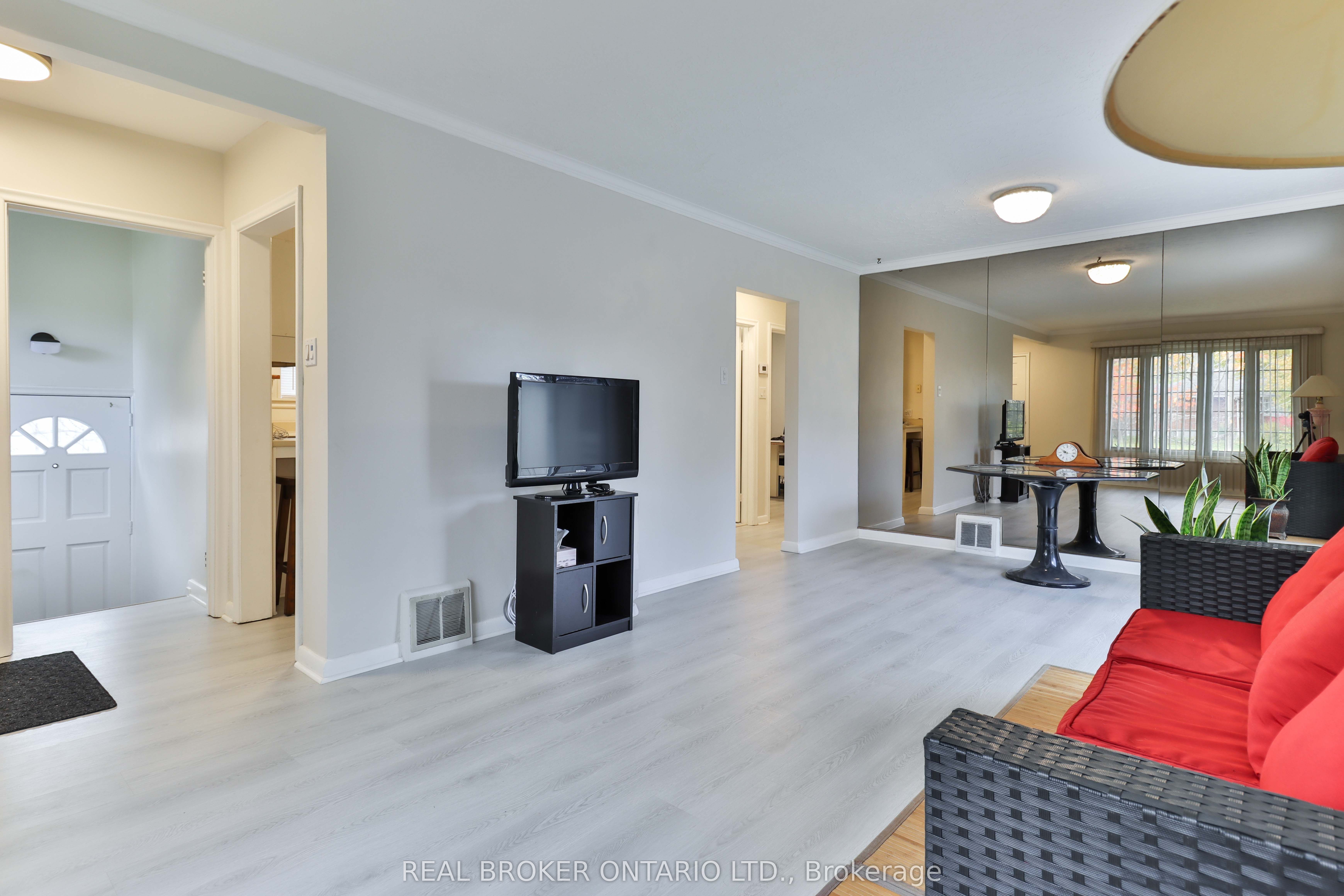 Additional image 4 of 32 Christina Crescent, Toronto, ON, M1R 4H6