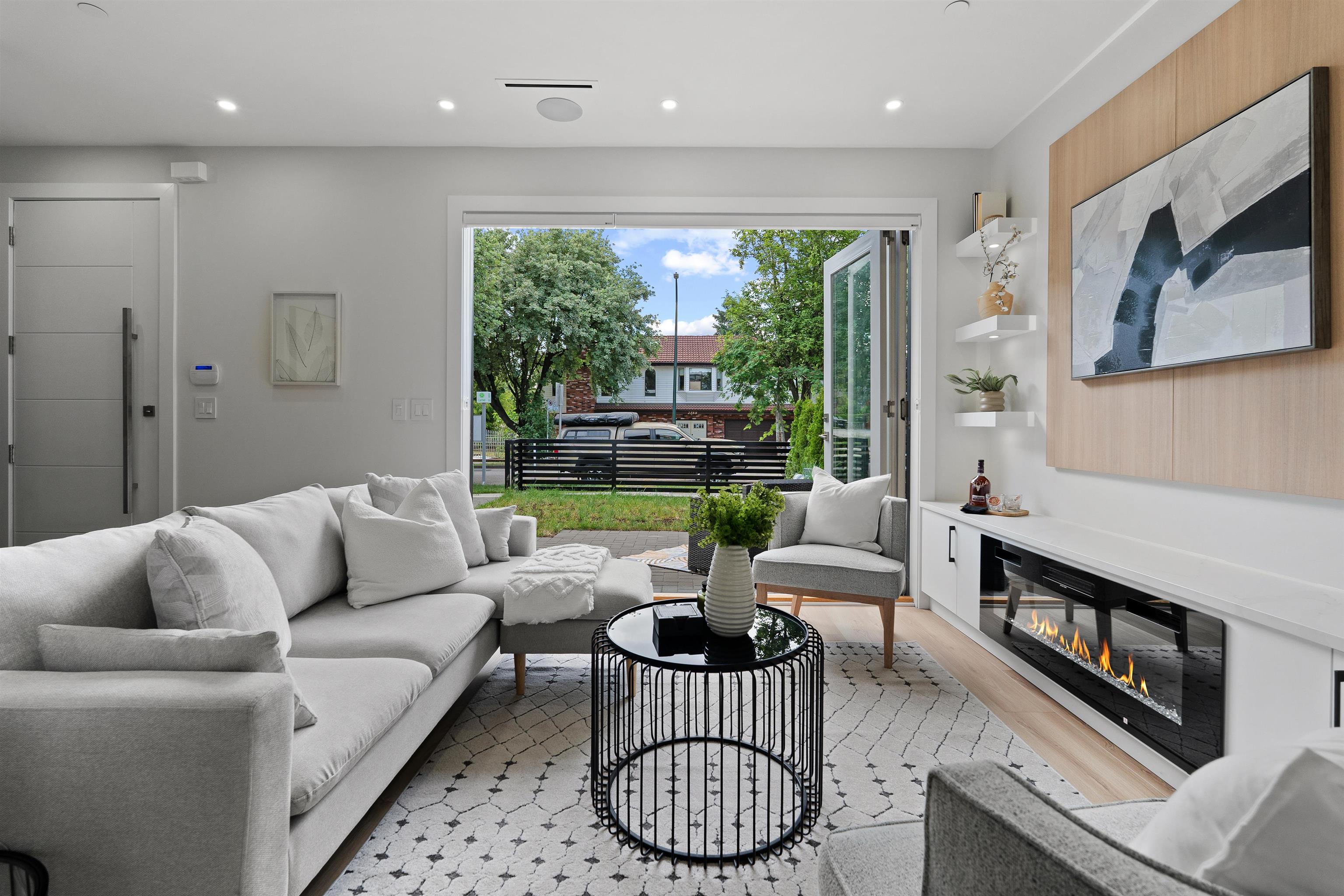 Additional image 4 of 2371 Adanac Street, Vancouver, BC, V5L 2E9