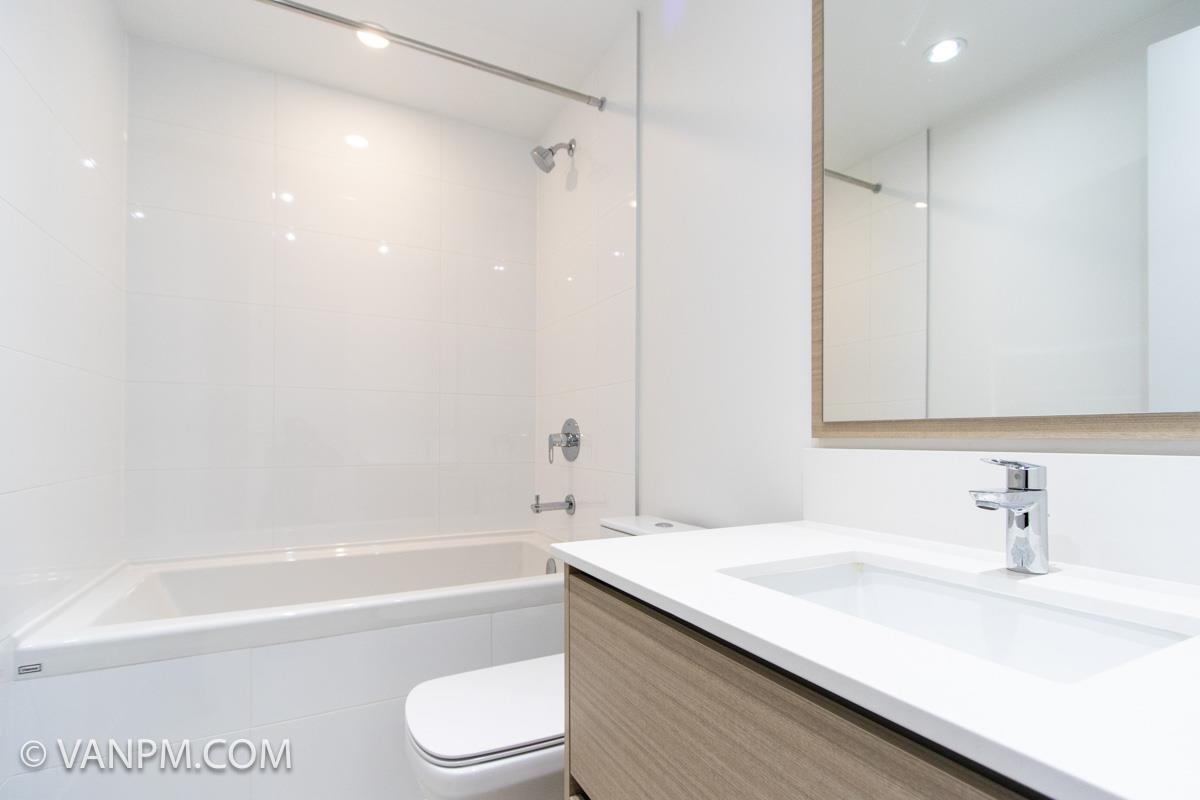 3302-4670 Assembly Way, Burnaby, BC, V5H 0H3 photo 3