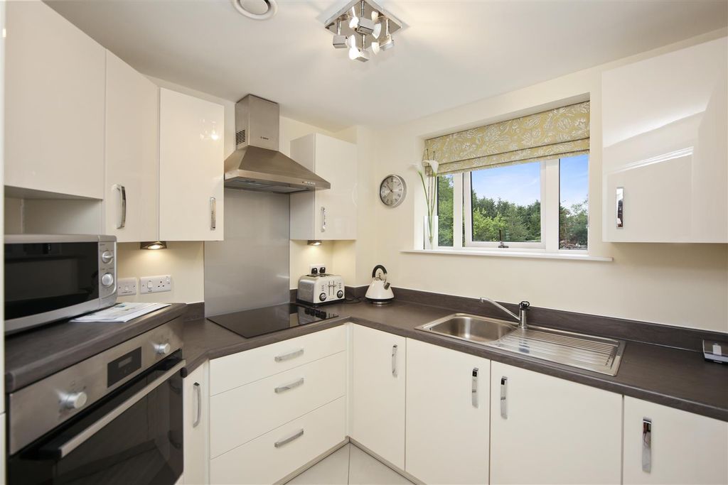 Additional image 5 of 2 bed flat for saleMilward Place, Clive Road, Redditch, Worcestershire B97