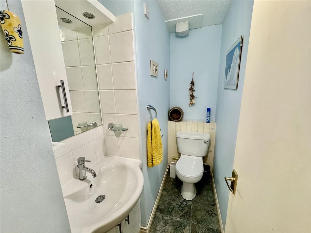 Additional image 16 of 4 bed town house for saleVictoria Parade, Pwllheli LL53