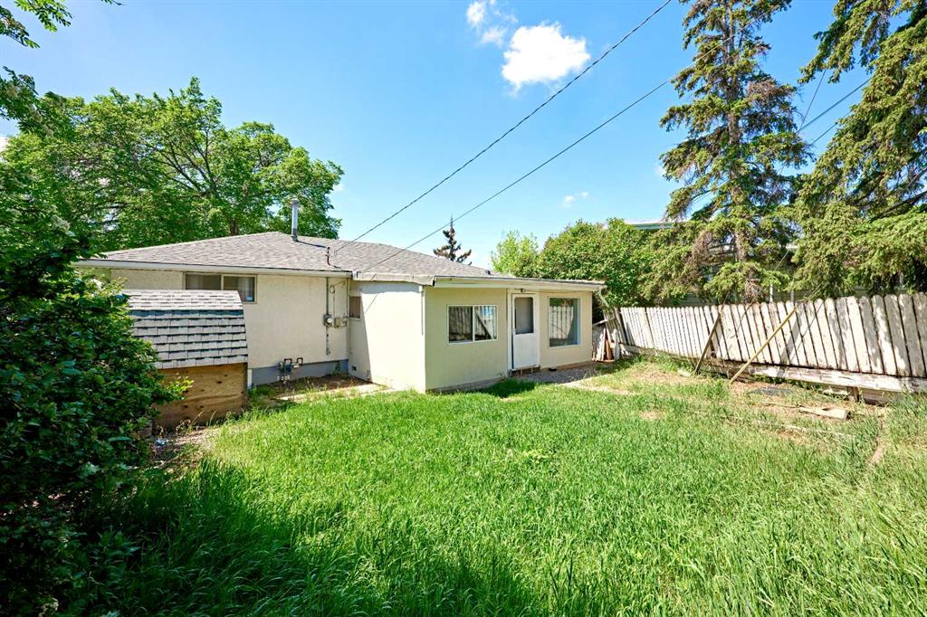 28 Cornell Place NW, Calgary, AB, T2K 1J4 photo 4