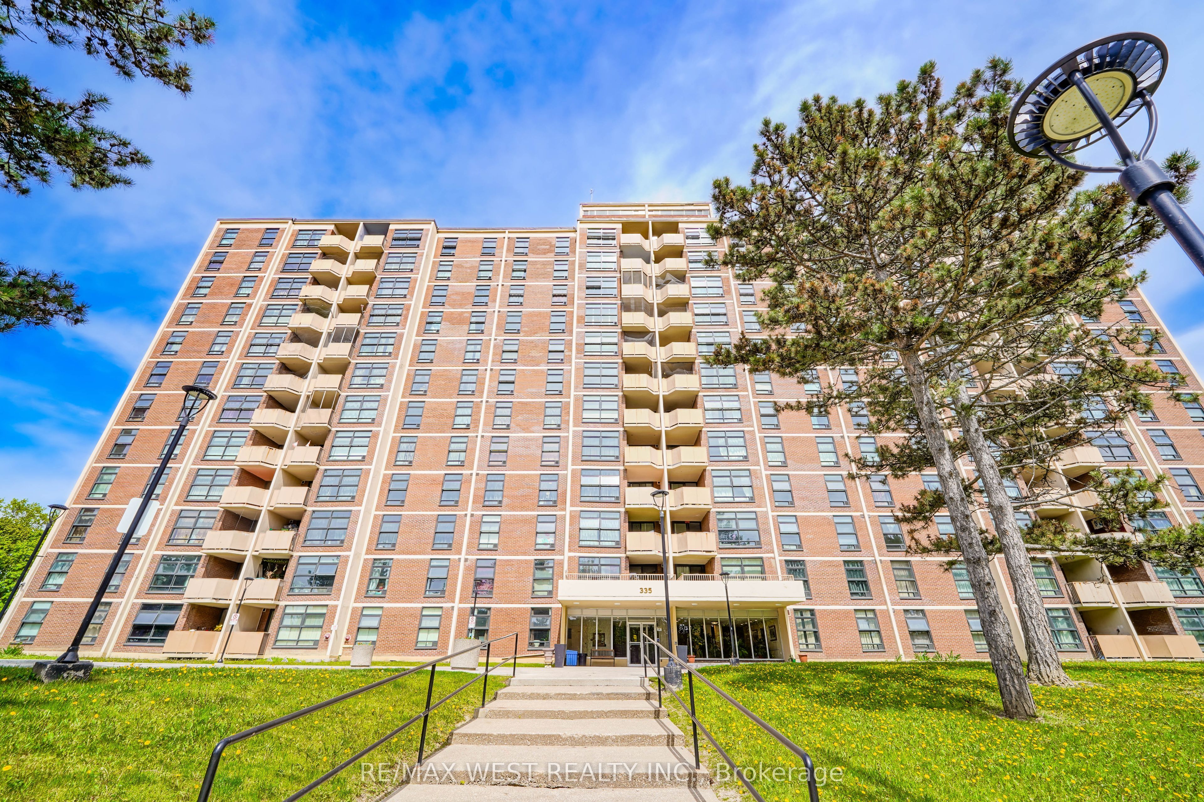 709-335 Driftwood Avenue, Toronto, ON, M3N 2P3