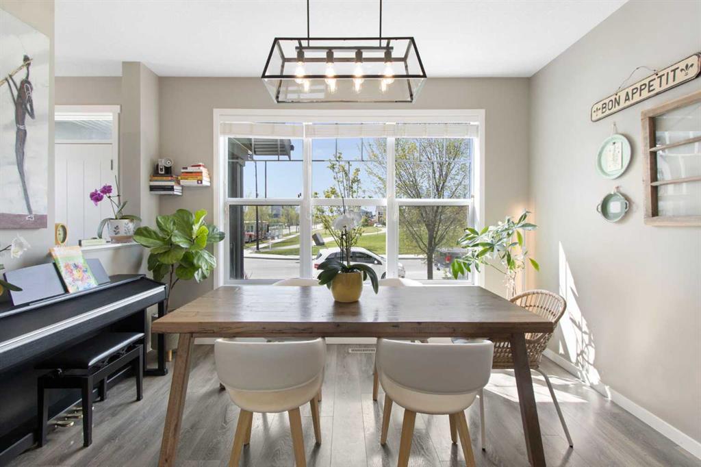 7 Masters Square SE, Calgary, AB, T3M2N3 photo 3