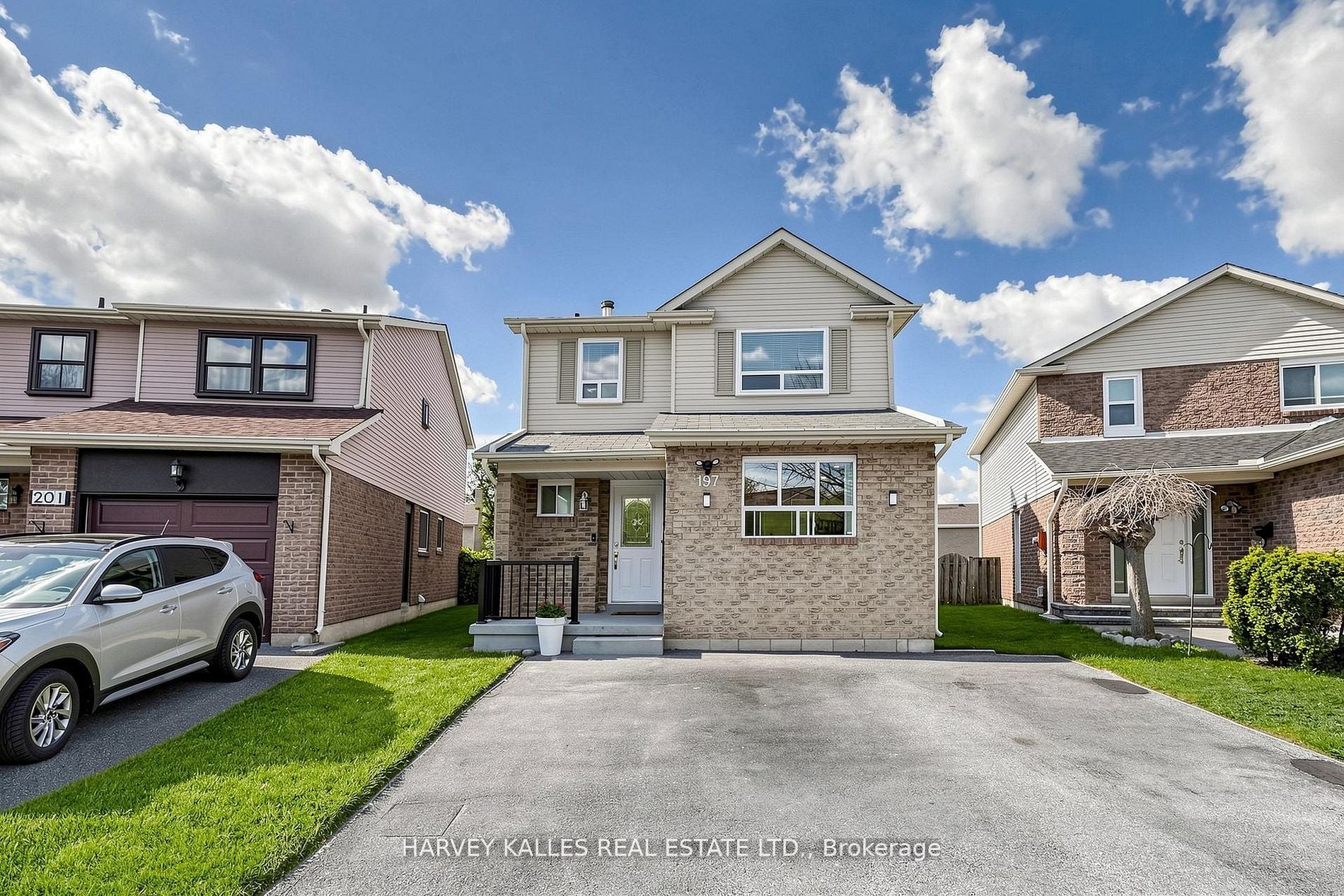 197 Lisa Crescent, Vaughan, ON, L4J 2N2
