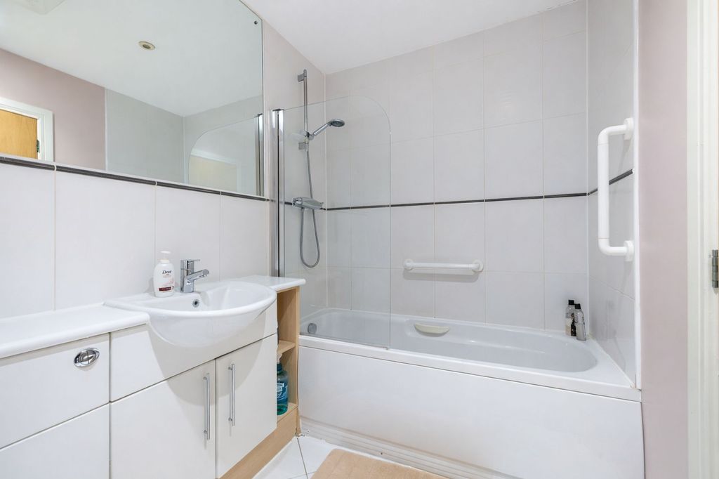Additional image 13 of 5 bed terraced house for saleThe Moors, Redhill RH1