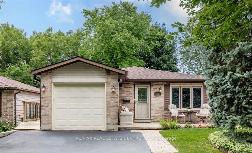 21 Maitland Drive, Barrie, ON, L4M 5W1