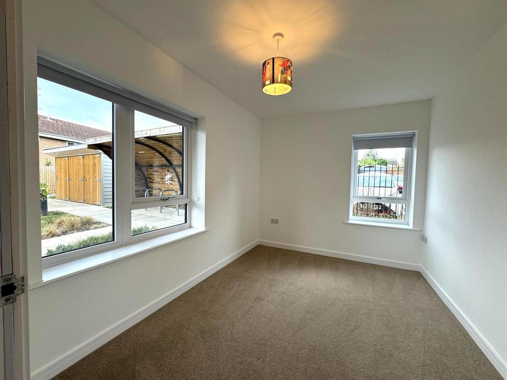 Additional image 14 of 2 bed flat for saleEastwood Road, Rayleigh SS6