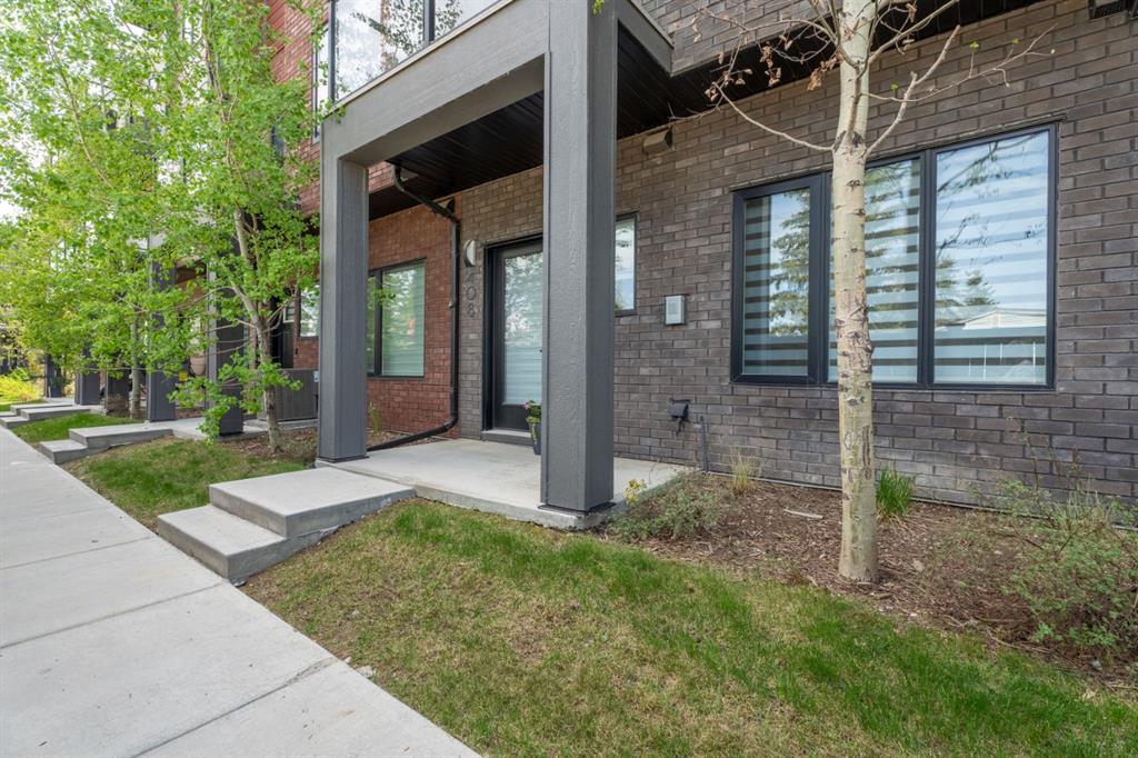408 Greenbriar Common NW, Calgary, AB, T3B 6J3 photo 2