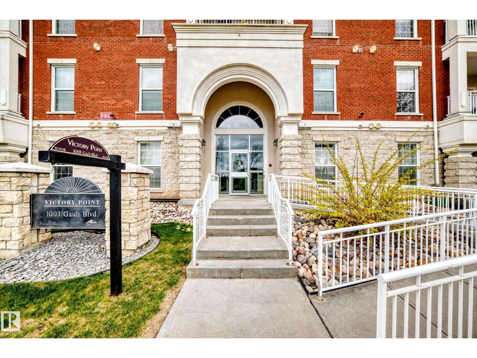 309-1003 Gault Boulevard NW, Edmonton, AB, T5E4H5 photo 2