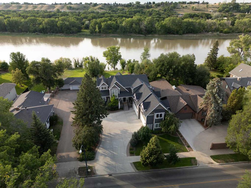 312 1 Street SE, Medicine Hat, AB, T1A 0A5 photo 3