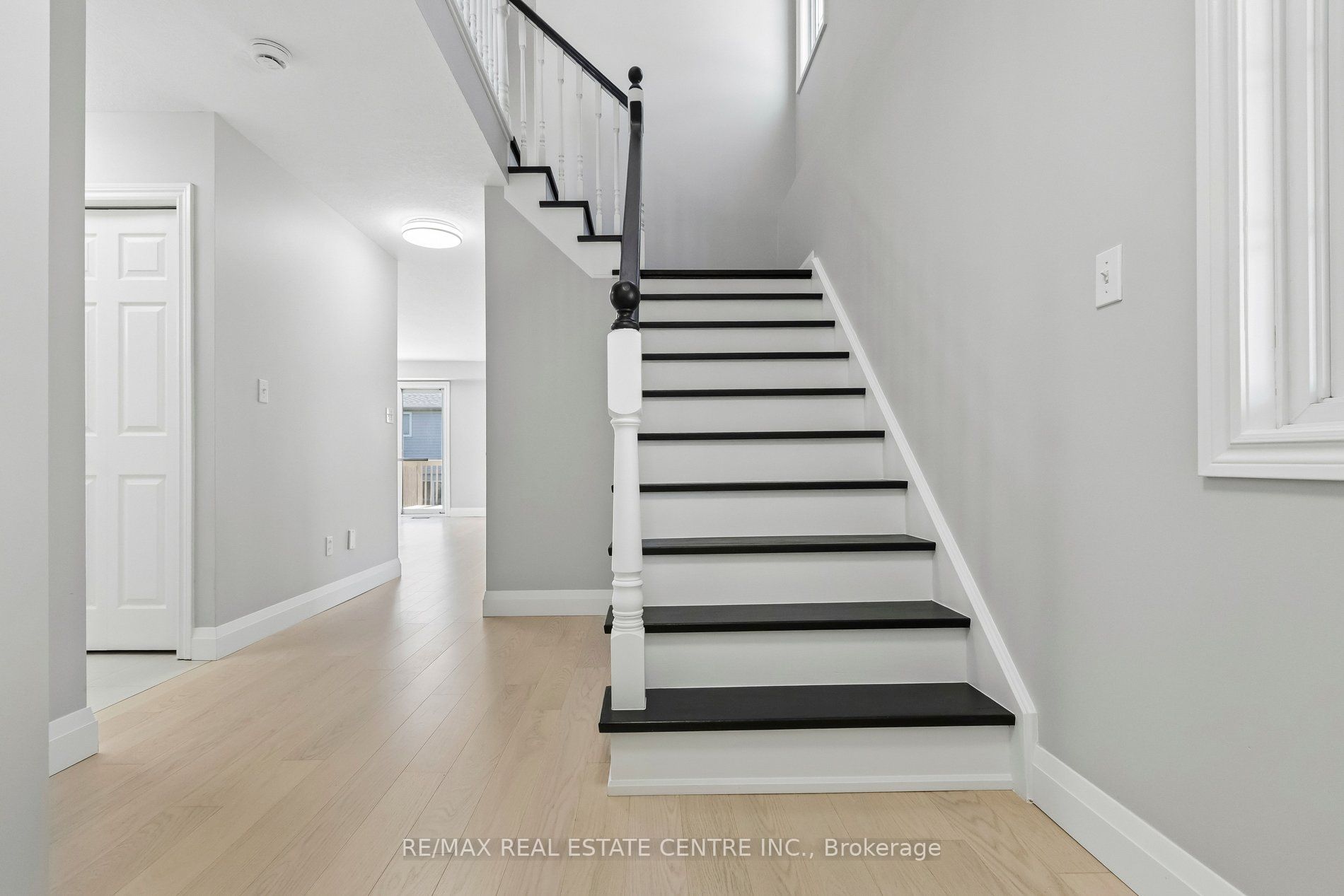 125 Flaherty Drive, Guelph, ON, N1K 1Y6 photo 5