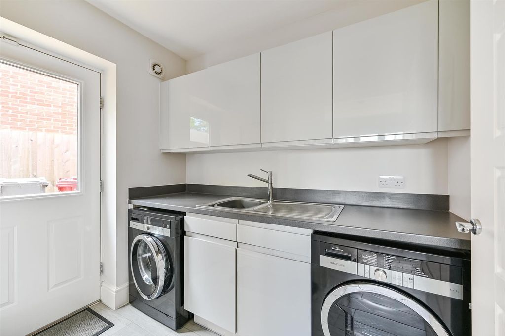 Additional image 8 of 5 bed detached house for saleWellswood Gardens, Reading RG1