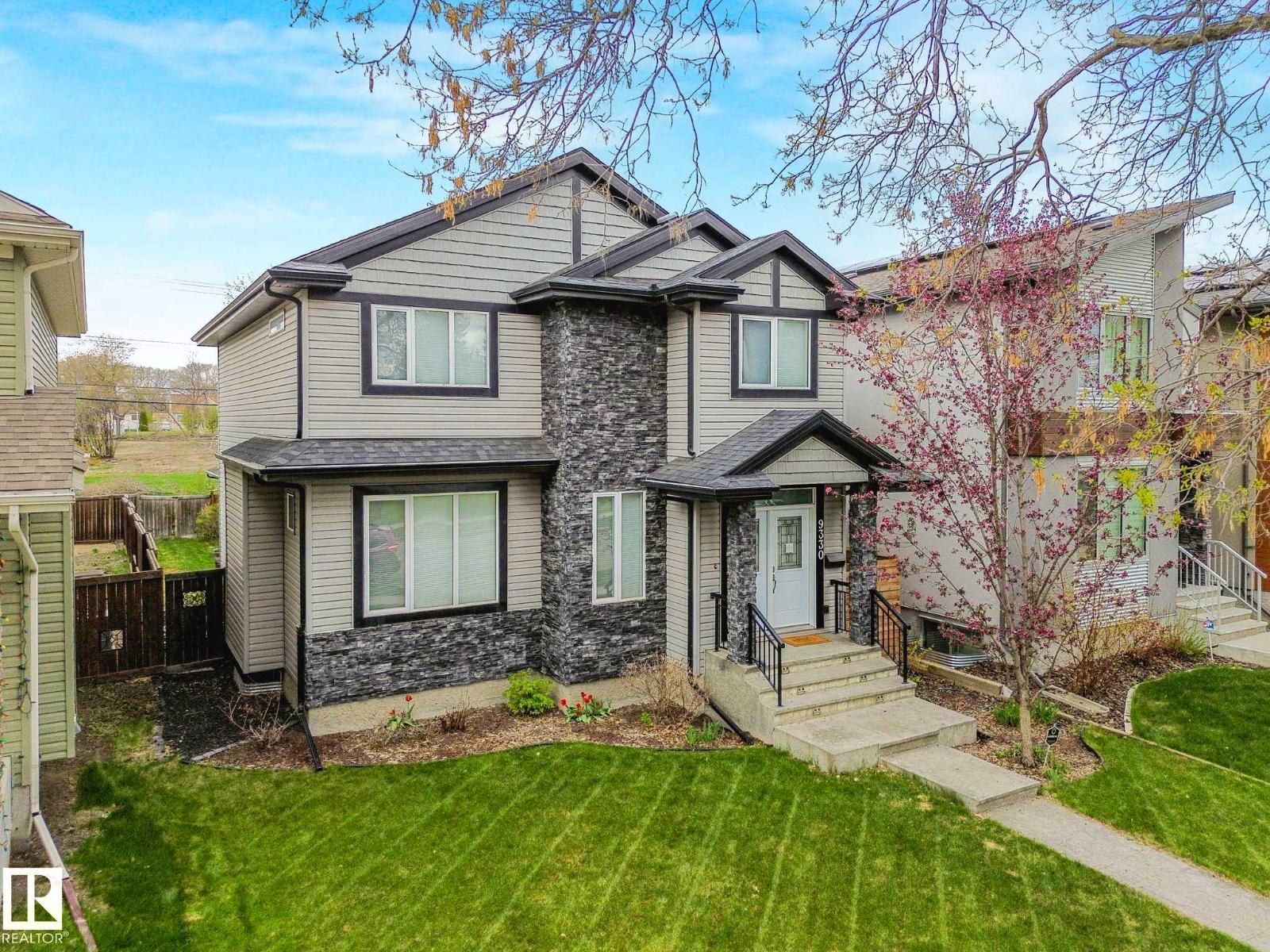 9330 83 Street NW, Edmonton, AB, T6C2Z7