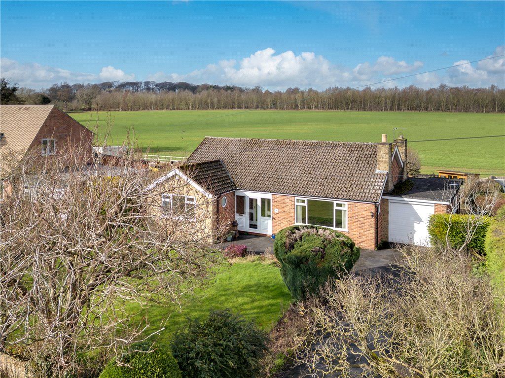 2 bed bungalow for saleRed Hills Road, Ripon, North Yorkshire HG4