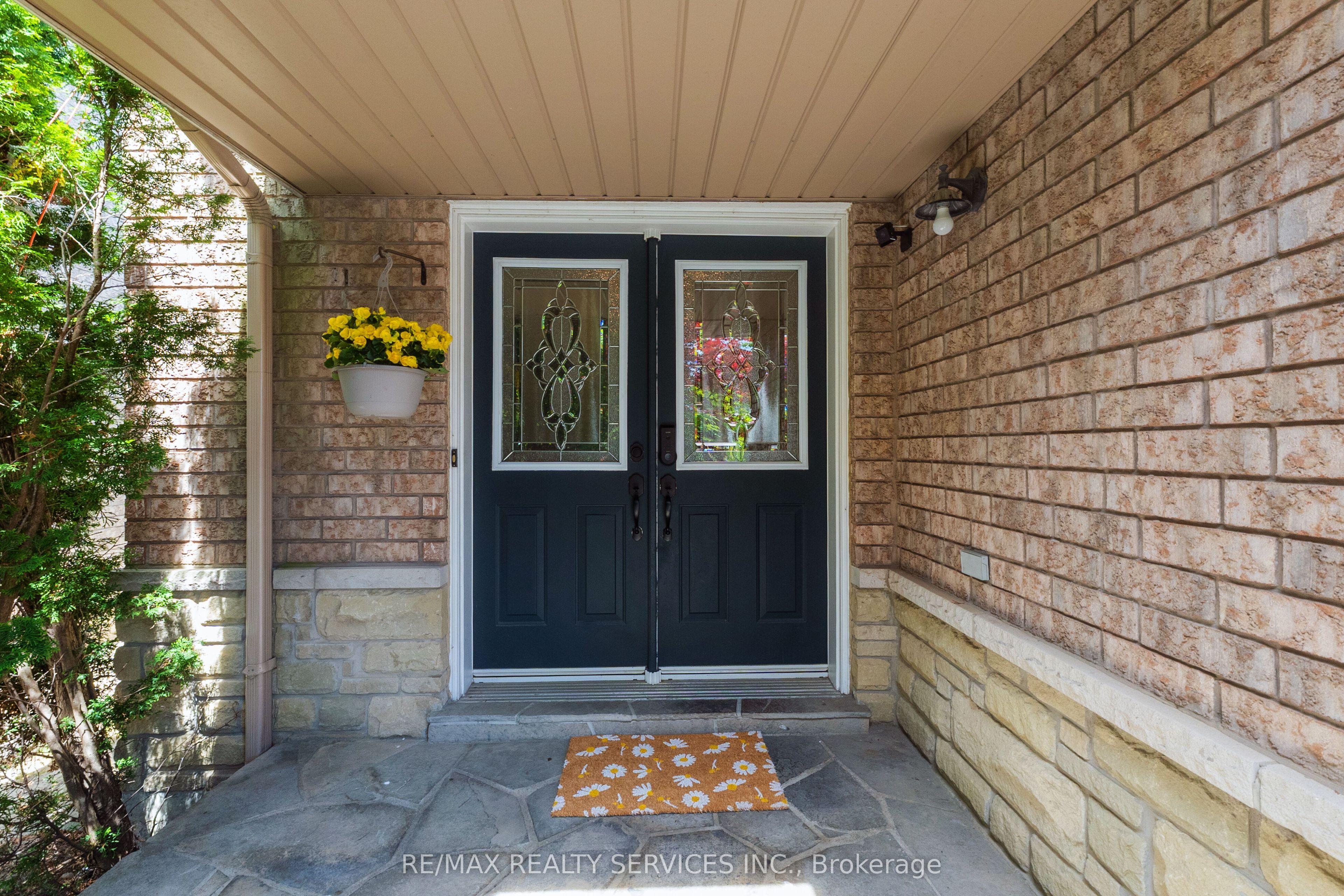 Additional image 3 of 295 Queen Mary Drive, Brampton, ON, L7A 3R1