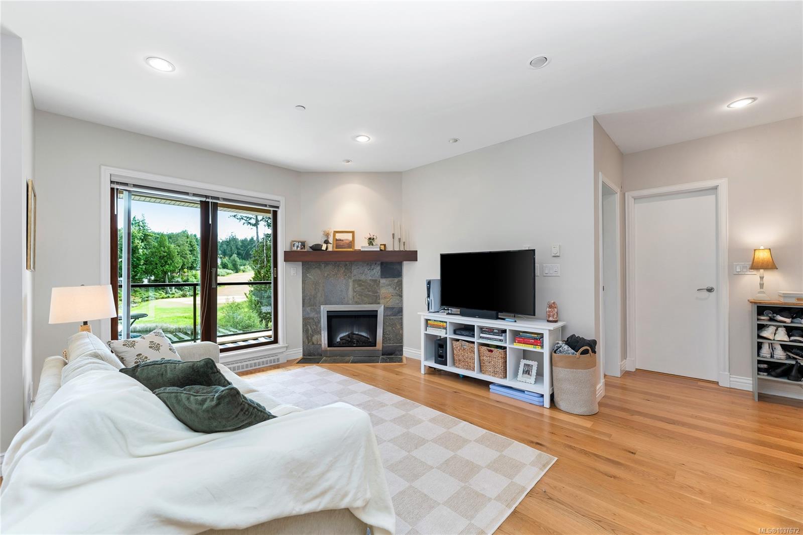Additional image 3 of #304-1325 Bear Mountain Parkway, Langford, BC, V9B 6T8