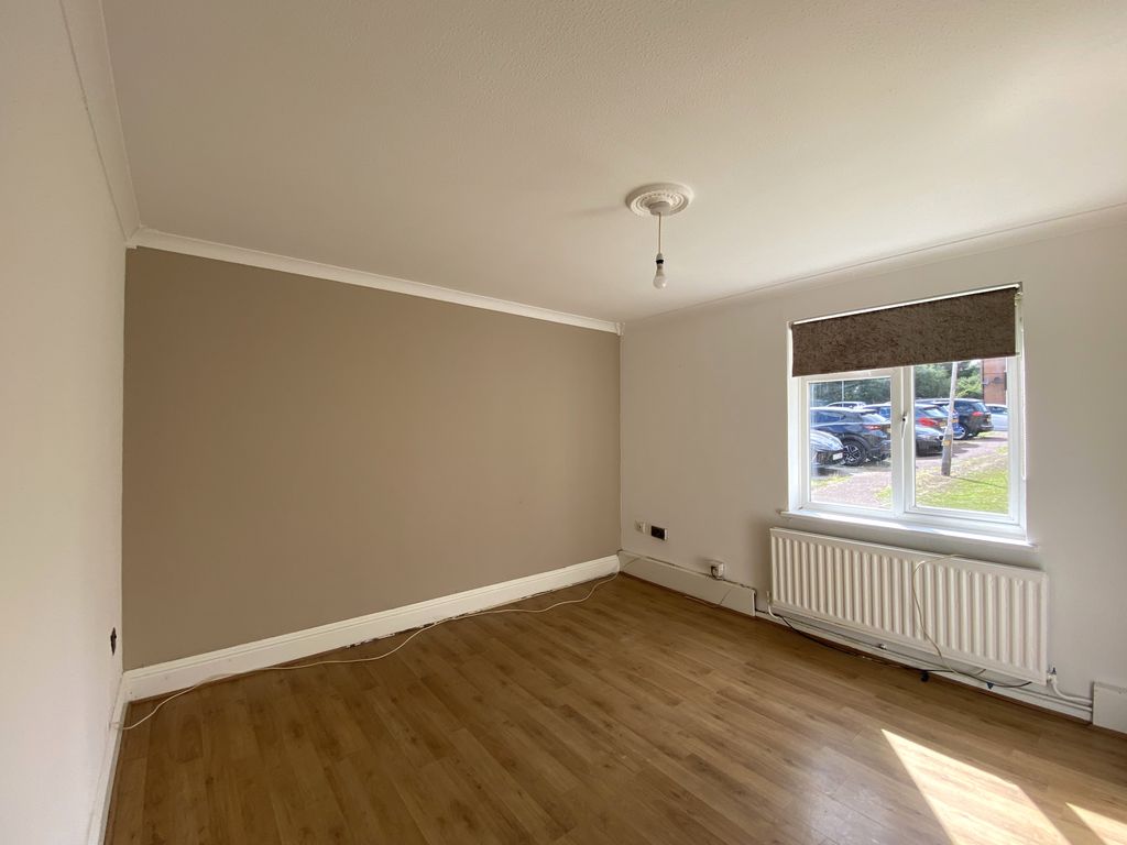 Additional image 4 of 2 bed flat for saleBardfield Way, Rayleigh SS6